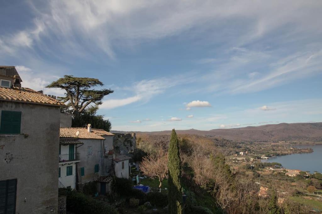 דירות בראצ'יאנו La Terrazza Nel Borgo מראה חיצוני תמונה