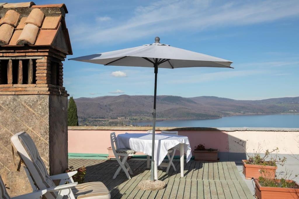 דירות בראצ'יאנו La Terrazza Nel Borgo מראה חיצוני תמונה