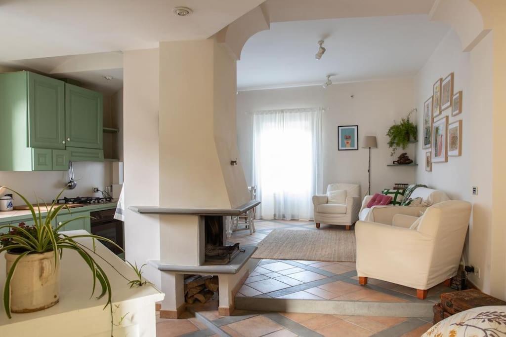 דירות בראצ'יאנו La Terrazza Nel Borgo מראה חיצוני תמונה